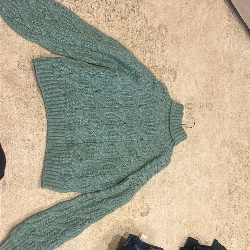 Cable Knit Sweater in Green